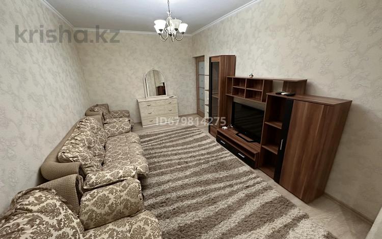 3-комнатная квартира, 90 м², 2/5 этаж посуточно, Шаймерденова за 21 000 〒 в Шымкенте, Аль-Фарабийский р-н — фото 2