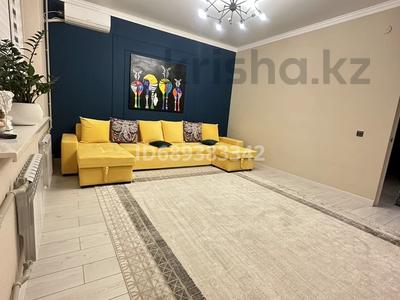 Продажа квартир в Шымкенте: 2-комнатная квартира, 72 м², 4/5 этаж, мкр Восток , Жибек жолы — Жибек Жолы, Кабиско за 34 млн 〒 2-комнатная квартира, 72 м², 4/5 этаж, мкр Восток , Жибек жолы — Жибек Жолы, Кабиско за 34 млн 〒 в Шымкенте, Енбекшинский р-н