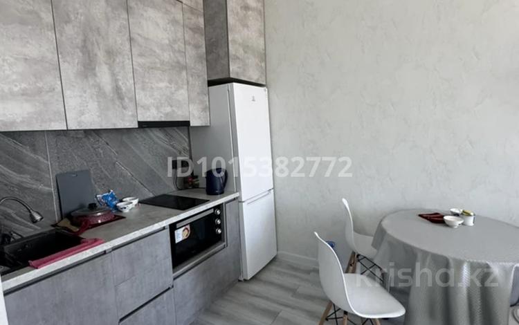 2-комнатная квартира · 37 м² · 2/9 этаж, Казыбек би 7/1 за 280 000 ₸ в Астане, Нура р-н — фото 2