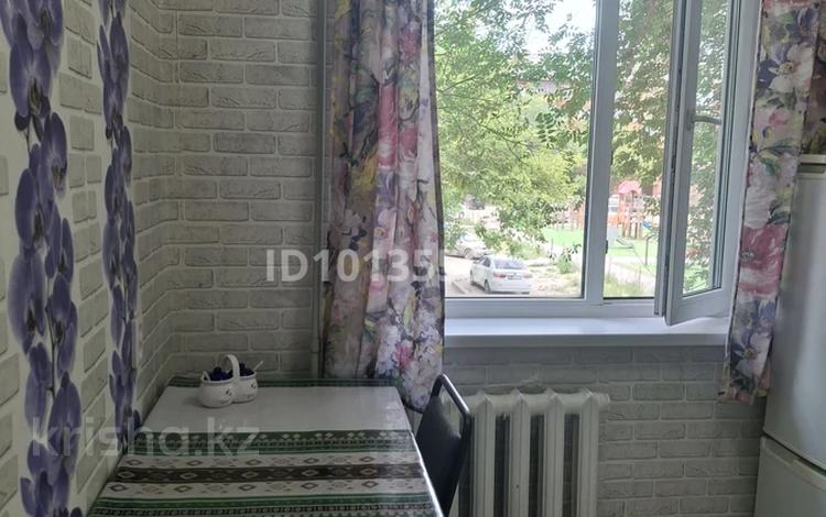 1-бөлмелі пәтер · 30.4 м² · 2/5 қабат, Физкультурная 15, бағасы: 12 млн ₸ в Семее — фото 2