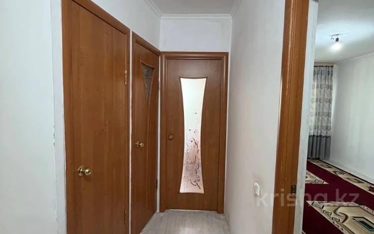 1-комнатная квартира · 30.3 м² · 3/5 этаж, мкр 8 за 12 млн ₸ в Актобе — фото 2