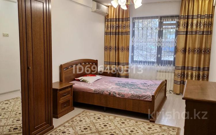 3-комнатная квартира, 90 м², 2/5 этаж помесячно, 15-й мкр