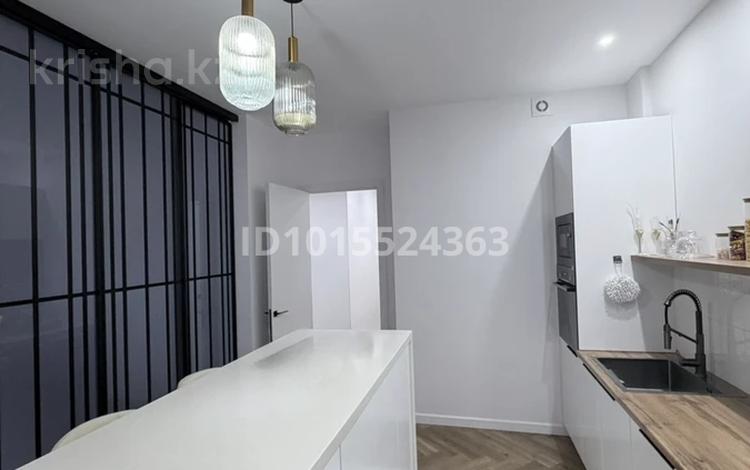 2-бөлмелі пәтер · 79 м² · 8/9 қабат, Абулхайр-хана 65, бағасы: 68 млн ₸ в Атырау — фото 2