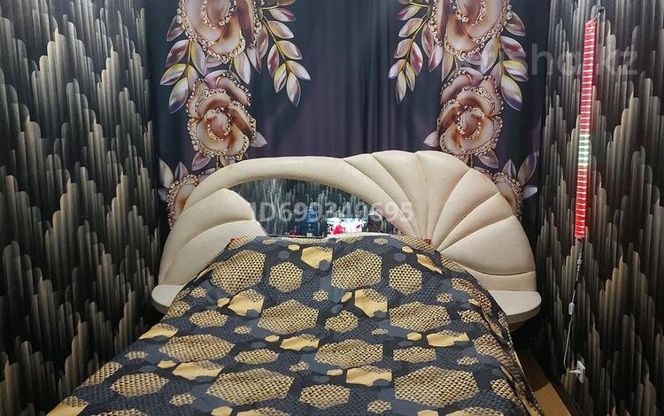 1-комнатная квартира · 30 м² · 5/5 этаж, 35 квартал 5 дом за 7 000 〒 в Семее — фото 2