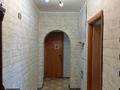 3-комнатная квартира · 64 м² · 2/2 этаж, Узенка, Жби Санаторная 11 — Школа 50 за 8.5 млн ₸ в Караганде, Алихана Бокейханова р-н — фото 3