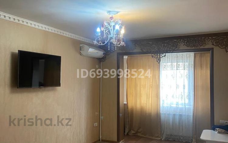 1-комнатная квартира · 35 м² · 3/5 этаж, 18-й микрорайон 9 за 11 000 ₸ в Шымкенте, Аль-Фарабийский р-н — фото 2