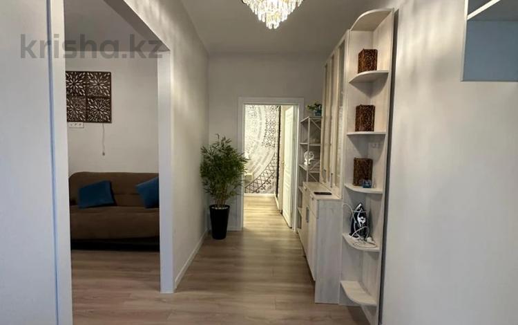 2-бөлмелі пәтер · 56 м² · 3/12 қабат, Самал 2 — Есть торг, бағасы: 64 млн ₸ в Алматы, Медеуский р-н — фото 4