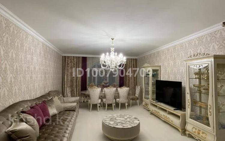 4-комнатная квартира · 155 м² · 7/8 этаж, Сауран 18 за 120 млн ₸ в Астане — фото 2