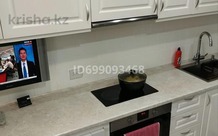 3-комнатная квартира · 63 м² · 5/6 этаж, Айманова 47/1 — Рядом 35.16 школа .рядом магазины супермаркеты не далеко о. остановки за 24.2 млн 〒 в Павлодаре — фото 2