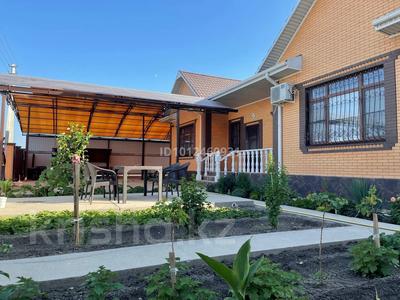 Жеке үй · 5 бөлме · 258.1 м² · 8 сот., мкр Нурсая-3, Муса тикенбаева 50, бағасы: 90 млн ₸ в Атырау