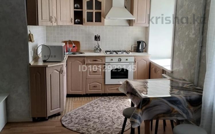 2-бөлмелі пәтер · 43 м² · 4/5 қабат, мкр Новый Город 60, бағасы: 180 000 ₸ в Караганде, Казыбек би р-н — фото 2