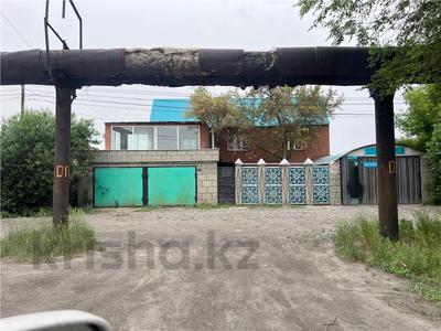Отдельный дом · 10 комнат · 300 м² · 6 сот., мкр Новый Город, Рахимова 150 за 56 млн 〒 в Караганде, Казыбек би р-н