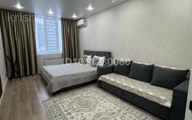 2-комнатная квартира · 62 м² · 16/20 этаж, СЫГАНАК 32 — ТОЛЕ БИ - СЫГАНАК за 22 000 ₸ в Астане, Нура р-н — фото 3