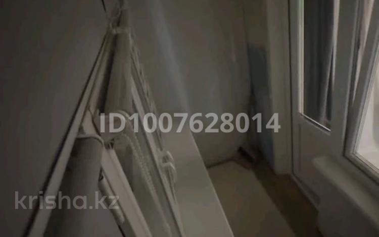 2-комнатная квартира · 48.4 м² · 5/5 этаж, мкр Айгуль — магазин Айгуль, UNISEV MEDICAL CENTER за 17.5 млн ₸ в Уральске — фото 2
