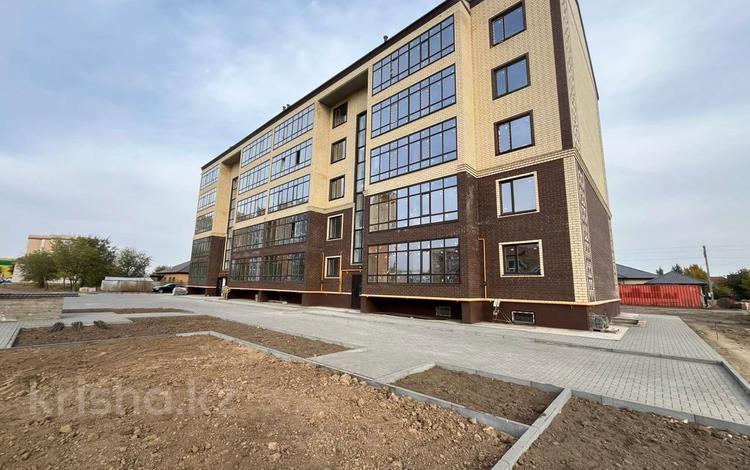 3-комнатная квартира · 96.4 м², мкр. Зачаганск пгт, п. Зачаганск, стр. Бірлік, д. 10/1 за ~ 26.1 млн 〒 в Уральске — фото 2