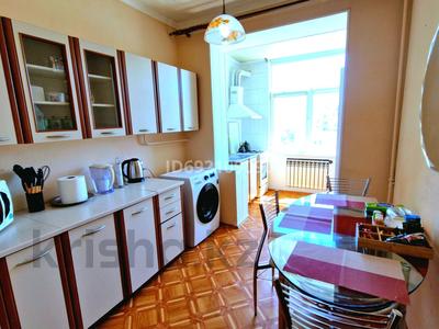 3-комнатная квартира · 70 м², 5-й мкр 8 за 20 000 ₸ в Актау