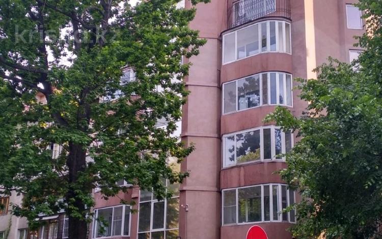 6-комнатная квартира · 227 м² · 5/6 этаж, Валиханова 115а за 230 млн 〒 в Алматы, Медеуский р-н — фото 48