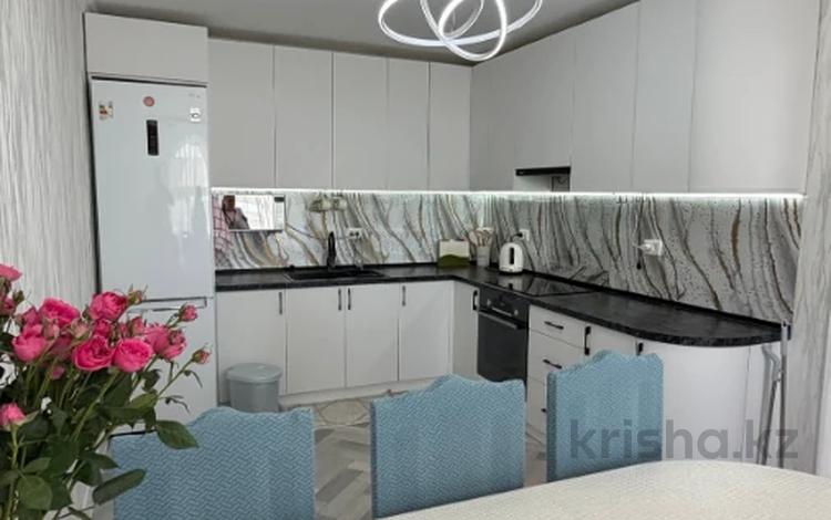 3-комнатная квартира · 135 м² · 10/10 этаж, мкр Болашак, Бокенбай батыра за 23.8 млн ₸ в Актобе — фото 3