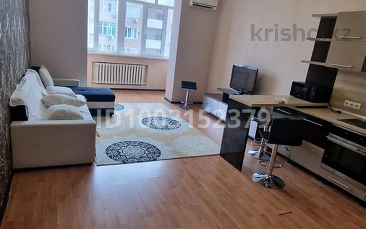 2-комнатная квартира · 70 м² · 8/11 этаж, мкр Жетысу-3 60 за 280 000 ₸ в Алматы, Ауэзовский р-н — фото 7