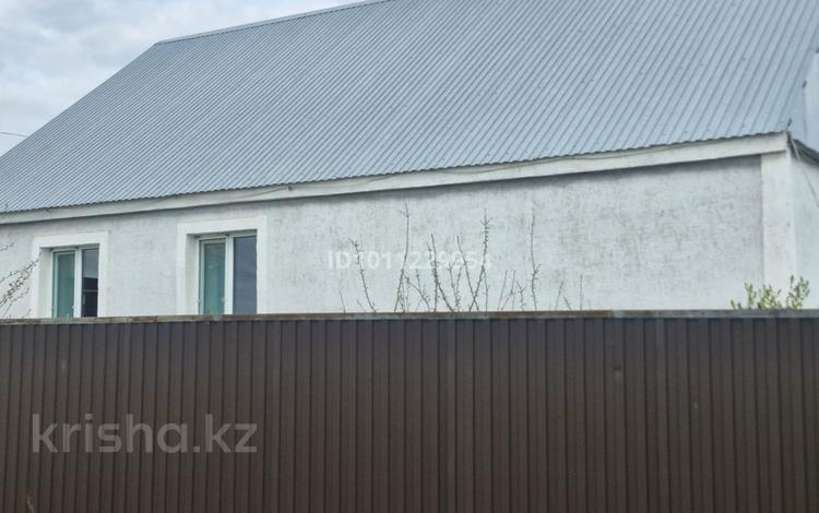 Отдельный дом · 4 комнаты · 110 м² · 10 сот., мкр Жулдыз 2 за 25.5 млн ₸ в Уральске — фото 2