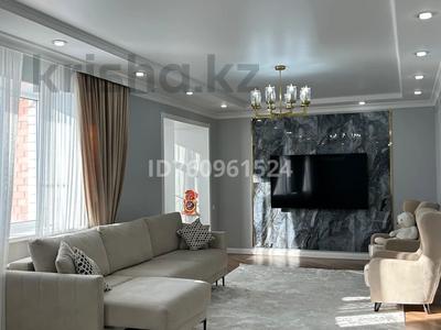 5-комнатная квартира · 230 м² · 3/5 этаж, Халела Досмухамедулы за 98 млн 〒 в Актобе