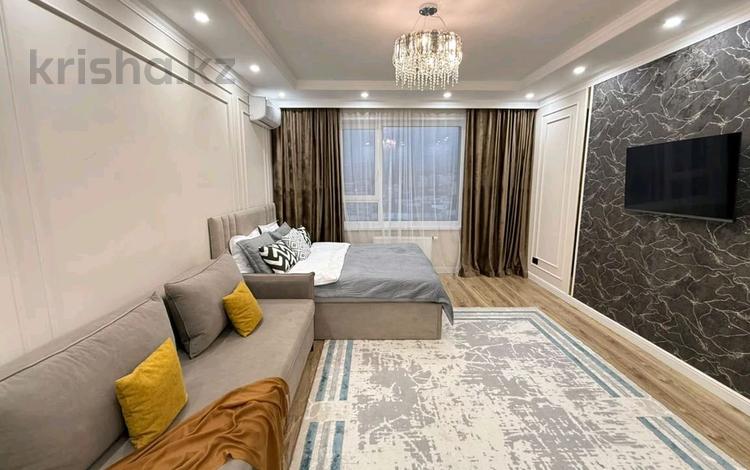 2-комнатная квартира · 80 м² · 12/17 этаж, Розыбакиева 320 за 47 000 ₸ в Алматы, Бостандыкский р-н — фото 20