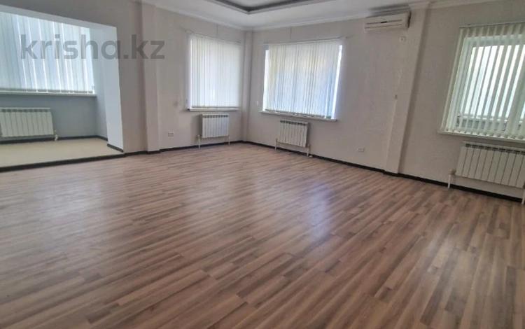 4-комнатная квартира · 232.7 м² · 1/10 этаж, мкр Шанхай, Казангапа