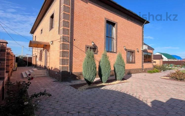 Жеке үй · 6 бөлме · 350 м² · 12 жүзд., Камшат Доненбаевой 35, бағасы: 180 млн ₸ в Костанае — фото 2