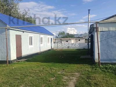 Отдельный дом · 3 комнаты · 98 м² · 12 сот., Базар Жырау 7 — Дом находится возле остановки Дины. за 22 млн ₸ в Актобе, жилой массив Жанаконыс