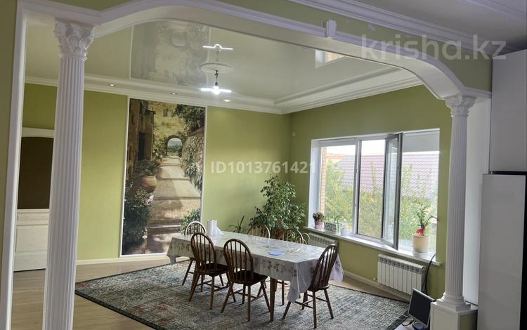 Дом · 4 комнаты · 260 м², мкр Балауса, Шерхан Муртаза 154а за 30 000 ₸ в Атырау — фото 2