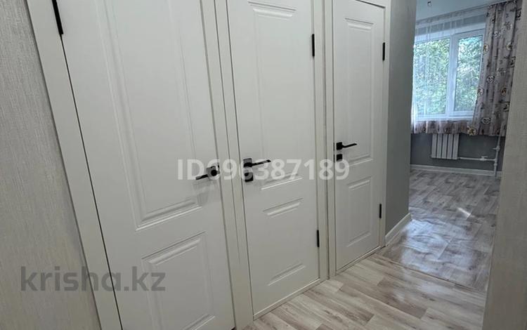2-бөлмелі пәтер · 46 м² · 4/5 қабат, мкр Юго-Восток, Рыскулова 25, бағасы: 170 000 ₸ в Караганде, Казыбек би р-н — фото 3