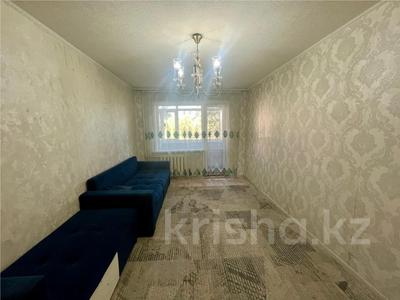 3-комнатная квартира · 63 м² · 2/5 этаж, Майкудук, 15й микрорайон за 13.5 млн ₸ в Караганде, Алихана Бокейханова р-н