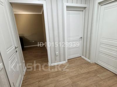3-комнатная квартира · 62 м² · 2/5 этаж, Абая — Остановка Диана за 250 000 ₸ в Уральске, мкр Школьник