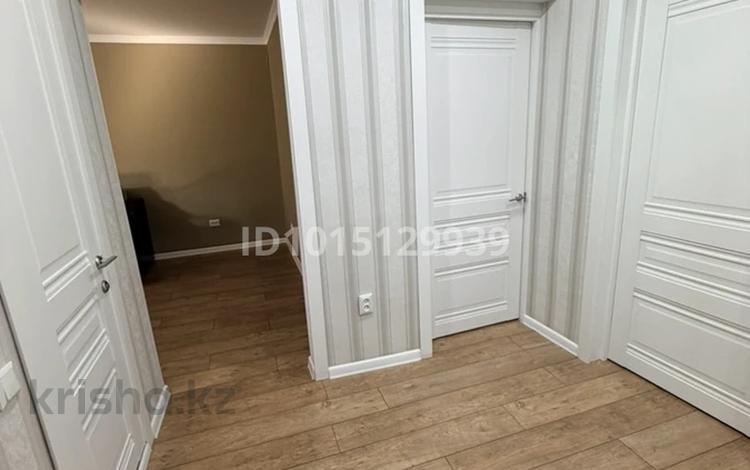 3-комнатная квартира · 62 м² · 2/5 этаж, Абая — Остановка Диана за 250 000 ₸ в Уральске, мкр Школьник — фото 2