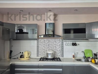 3-комнатная квартира · 117 м² · 2/5 этаж, мкр Думан-2 за 65 млн ₸ в Алматы, Медеуский р-н