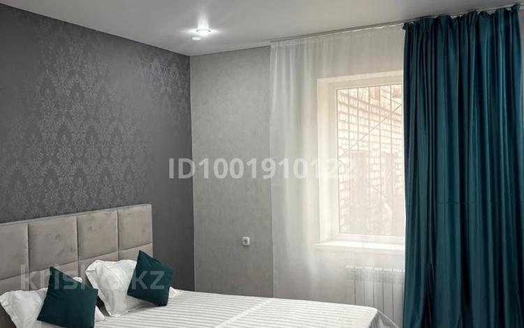 1-комнатная квартира · 40 м² · 1 этаж, Егизбаева 139 — Универмаг ,Петровский за 7 000 ₸ в Уральске — фото 7