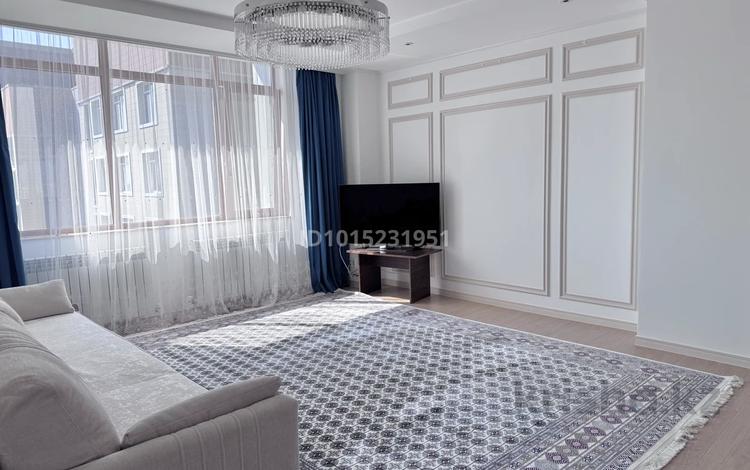 4-комнатная квартира · 122 м² · 21/21 этаж, Кабанбай батыра 43A за 117 млн ₸ в Астане, Есильский р-н — фото 2