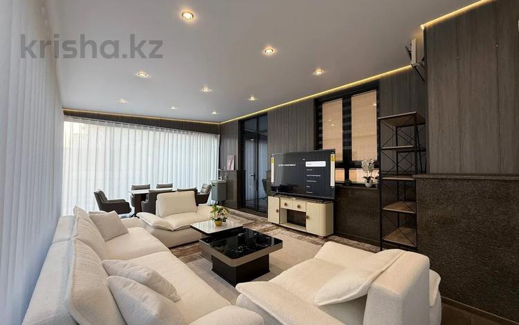 3-комнатная квартира · 110 м² · 2/3 этаж, Аль- Фараби за 1.2 млн ₸ в Алматы, Медеуский р-н — фото 2