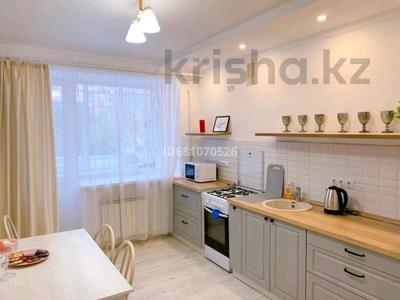 2-комнатная квартира · 60 м² · 3/6 этаж, мкр Строитель 36/2 за 17 000 ₸ в Уральске