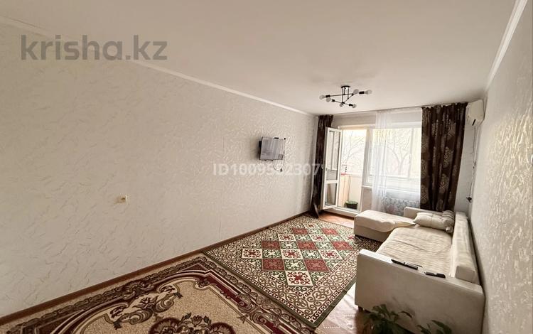 2-комнатная квартира · 46 м² · 2/5 этаж, мкр 5, Тургенева 92 — Дом на против Очога рядом с Лукойл за 13.3 млн ₸ в Актобе — фото 2