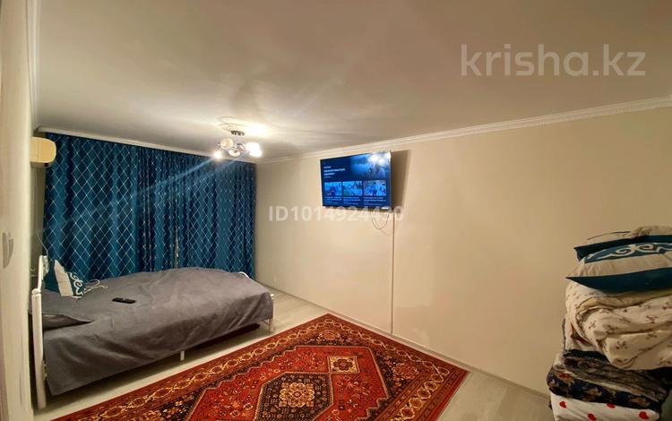 3-комнатная квартира · 61 м² · 5/5 этаж, мкр 4, Урдинская 2/2 за 17 млн ₸ в Уральске — фото 2