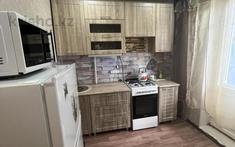1-комнатная квартира · 33 м² · 3/5 этаж, мкр Кунаева 52 за 130 000 ₸ в Уральске — фото 2