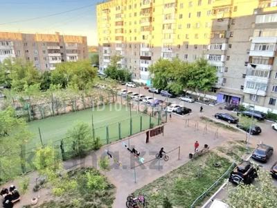3-комнатная квартира · 64 м² · 5/7 этаж, Майкудук, Мкр Голубые пруды за 200 000 ₸ в Караганде, Алихана Бокейханова р-н