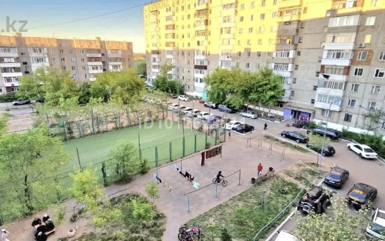 3-комнатная квартира · 64 м² · 5/7 этаж, Майкудук, Мкр Голубые пруды за 200 000 ₸ в Караганде, Алихана Бокейханова р-н — фото 2