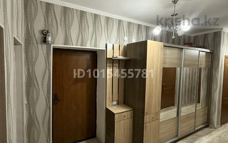 3-бөлмелі пәтер · 62.8 м² · 2/4 қабат, 22 квартал 27, бағасы: 15.5 млн ₸ в  — фото 2