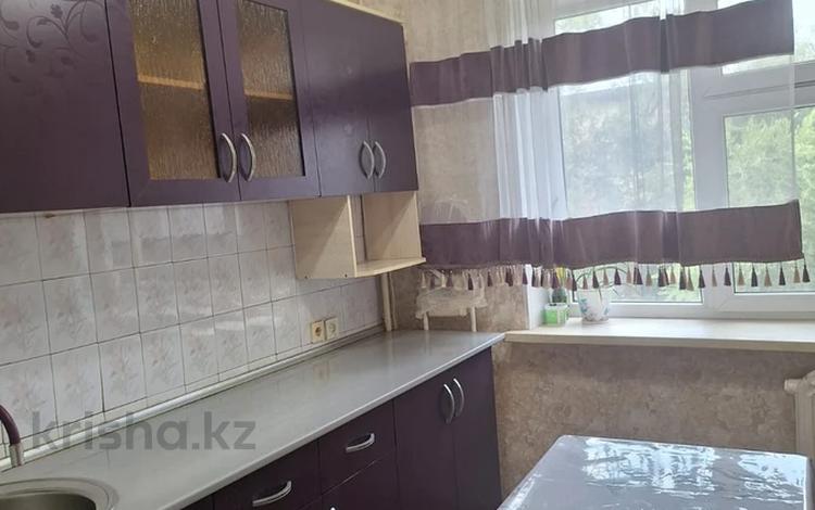 2-бөлмелі пәтер · 55 м² · 3/5 қабат, Толе Би 116, бағасы: 150 000 ₸ в Таразе — фото 3