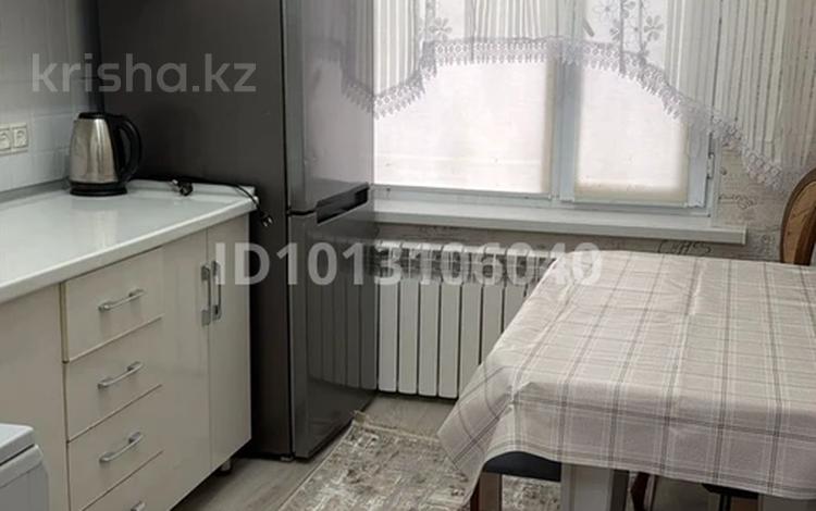 2-комнатная квартира · 50 м² · 1 этаж, Туйебекова 16 — Вокзал, сзади магазин Адлет за 180 000 ₸ в Шу — фото 2