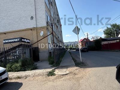 1-комнатная квартира · 48 м² · 2/5 этаж, Герольд Бельгер 74/2 за 19.5 млн 〒 в Уральске