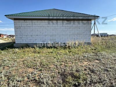 Отдельный дом · 4 комнаты · 110 м² · 10 сот., жилой массив Жанаконыс-2, Жанаконыс 5 184 — Арман за 14.2 млн 〒 в Актобе