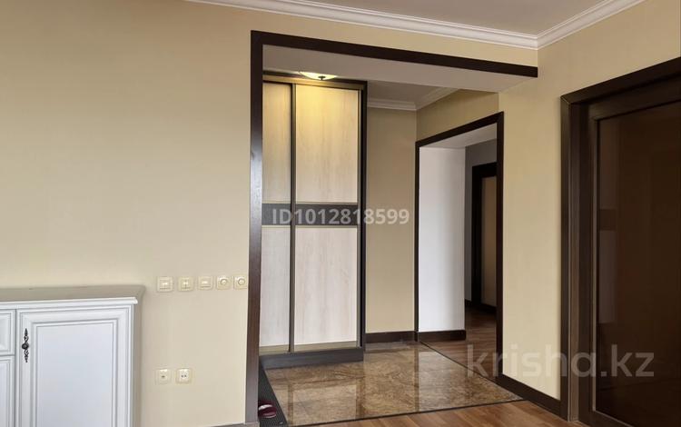 4-бөлмелі пәтер · 138 м² · 4/5 қабат, мкр Алмагуль, Радостовца — Радостовца Журавлёва, бағасы: 125 млн ₸ в Алматы, Бостандыкский р-н — фото 2